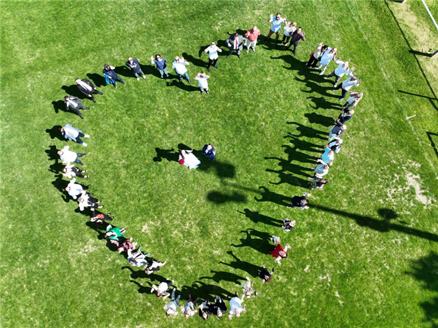 Pilote et drône pour filmer votre mariage en Aveyron
